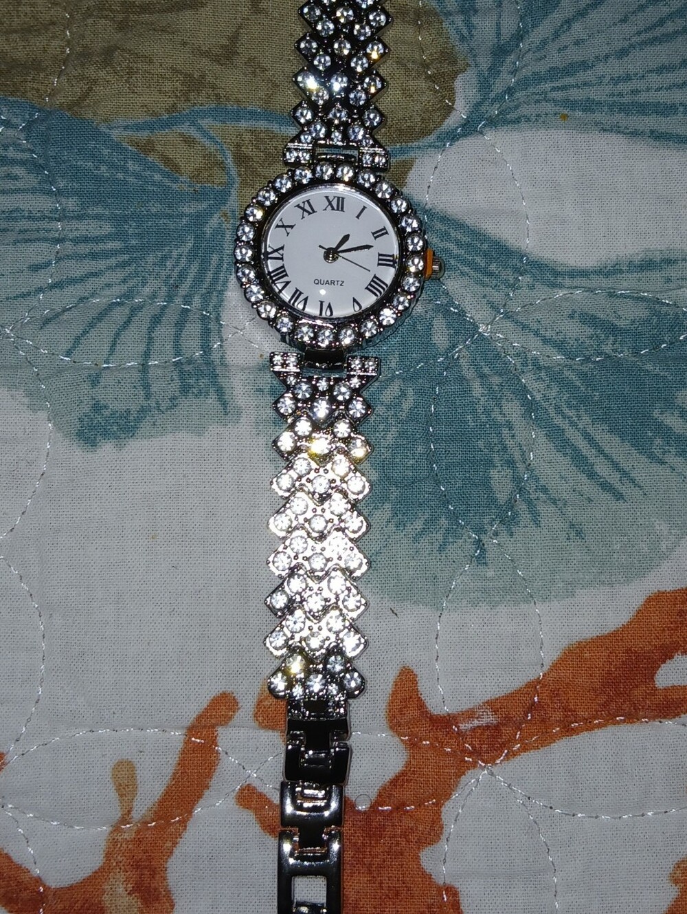 Elegant Crystal-Accent Vintage Style Silver Tone Women's Quartz Watch